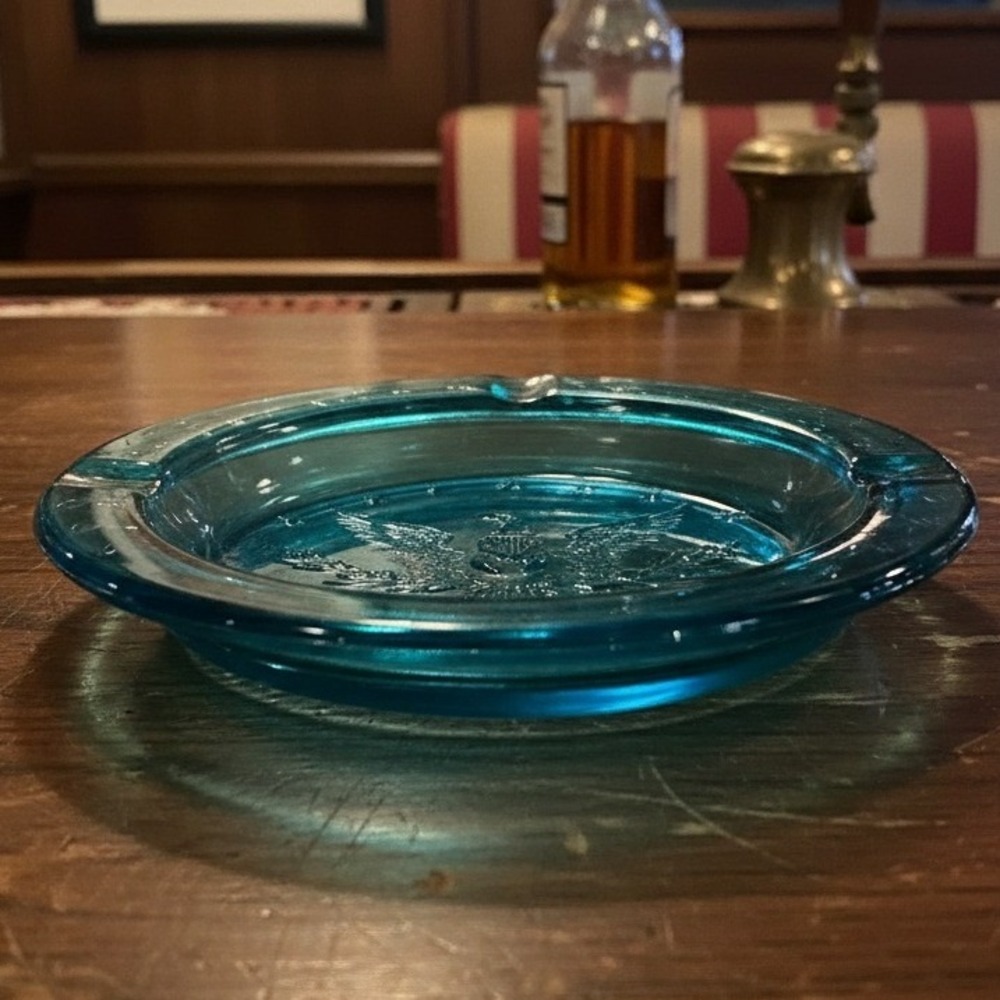 LE Smith Heritage Blue Glass Eagle Ashtray, Mid Century American Tobacciana